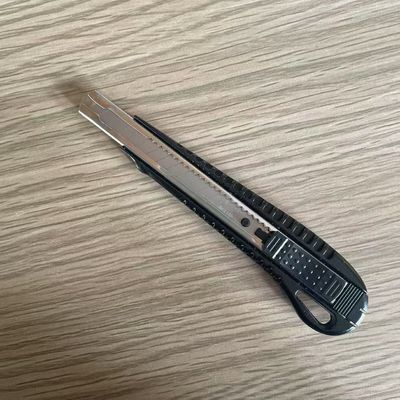 acheter Manche en plastique couteaux utilitaires de 9 mm pour matériaux légers mécanisme de verrouillage par glissement et performances supérieures fabrication en ligne