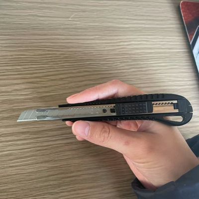 acheter Couteaux de 9 mm avec poignée en plastique et 1 lame incluse fabrication en ligne