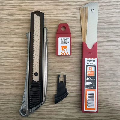 Blades polyvalentes de 18 mm SK2 pour revêtements usine en argent finition 0,5 mm épaisseur
