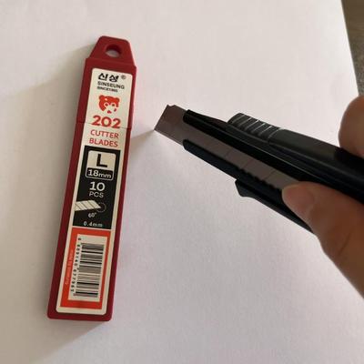 Lames de coupe de 18 mm de précision, coupe précise avec fréquence de remplacement variable et acier à haute teneur en carbone SK2