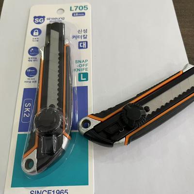Couteau multi-usage de 18 mm pour les lames standard de 18 mm
