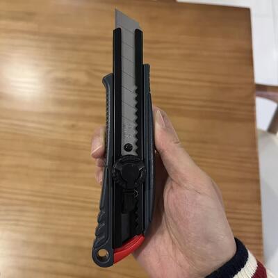 Manche en aluminium 18 mm couteaux utilitaires lame en acier à haute teneur en carbone 16045 mm outils de coupe essentiels pour atelier et construction