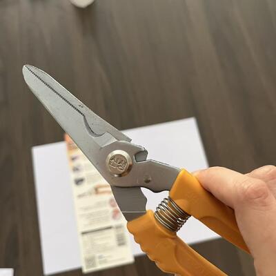 203 mm Manche ergonomique de taille de tranches de poignée confortable pour les tâches de jardinage professionnel